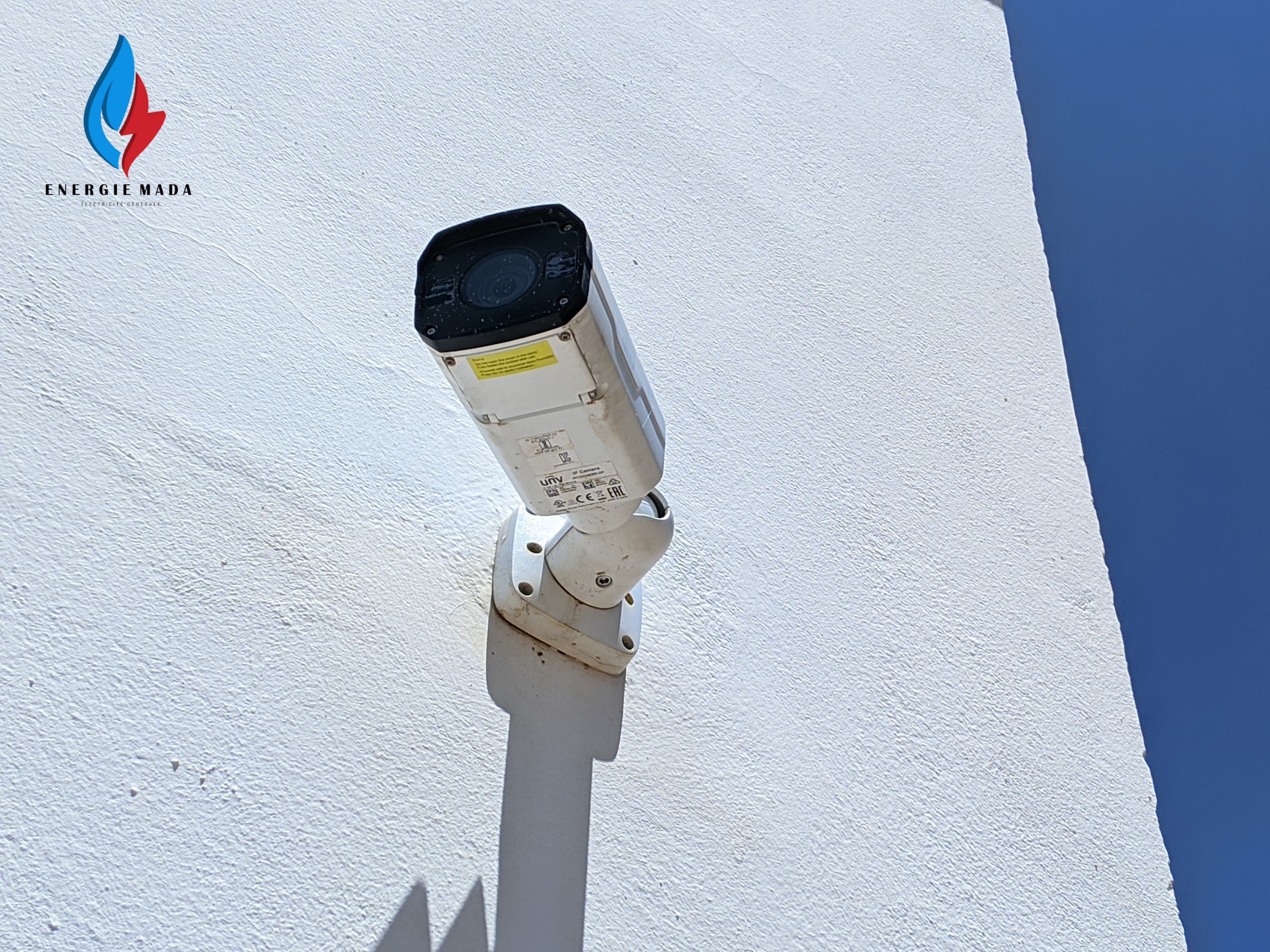 Protégez vos espaces avec une sécurité intelligente.